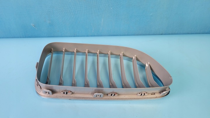 BMW F13 17R RÉSERVOIR GRIIL CALANDRE PARE-CHOCS GAUCHE 74413910