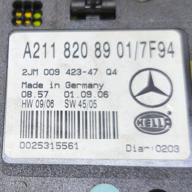 MERCEDES W211 E-KLASA AMPOULE PODUSFITKI ÉCLAIRAGE CABINES A2118208901