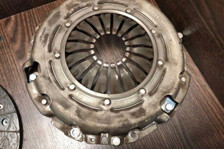 ENSEMBLE ADHÉRENCE NISSAN PRIMASTAR FURGON (X83) 8200740176 2.46L DIESEL