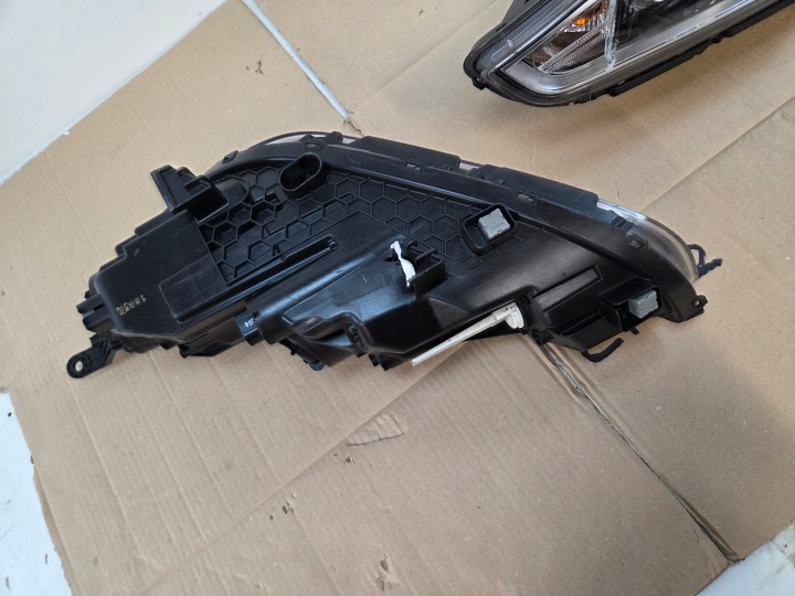 HYUNDAI I30 III 3 17- PHARE AVANT DROITE GAUCHE AVANT 92102G4000 92101G4000