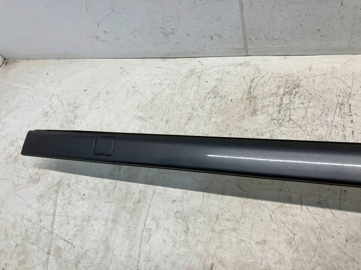 AVENSIS T27 LIFT T29 UNIVERSEL BARRES DE TOIT DE TOIT GAUCHE MOULURE GRAPHITE