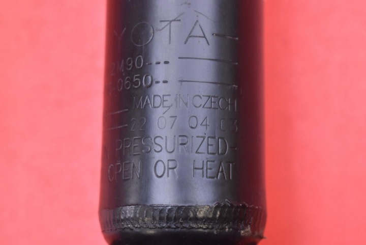 AMORTISSEUR GAUCHE ARRIÈRE 48530-02M90 TOYOTA COROLLA E21 1.5 VVTI 121 KM 19-21