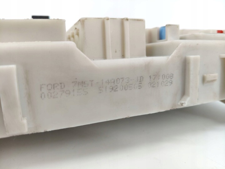 BOÎTE MODULE FUSIBLE FORD KUGA MK1 7M5T-14A073-JD