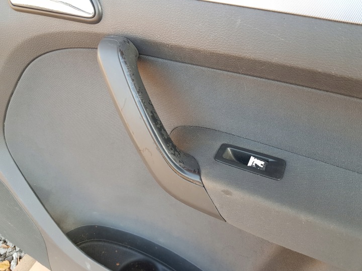 COLLECTEUR PORTES DROIT AVANT VW TOURAN I EUROPE NOIR MATÉRIAU EN BON ÉTAT