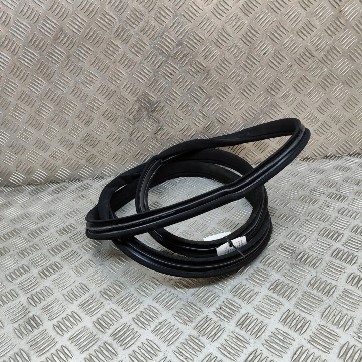 MERCEDES-BENZ C W204 2012 GAUCHE CÔTÉ JOINT D'ÉTANCHÉITÉ PORTES