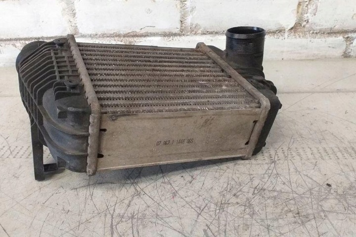 RADIATEUR D'INTERCOOLER AUDI 4F0145806P 2.7L DIESEL 2006