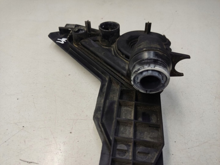 BMW 3 E46 2002 FIXATION RADIATEUR 1436251