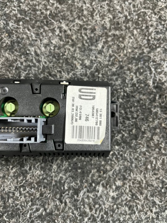OPEL CORSA D MONITEUR HORLOGE 13301080
