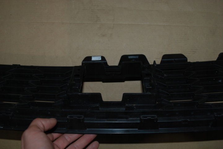 DACIA SANDERO III 20-23 GRILLE DANS PARE-CHOCS AVANT SOUS RADAR 622543243R