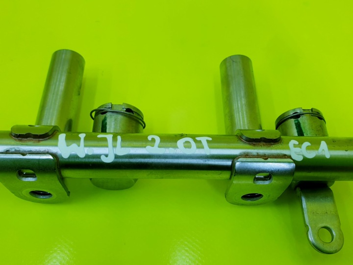 MOULURE CARBURANT INJECTION WRANGLER JL KL 2.0 T 05281482AB