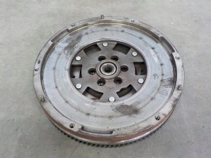 VW CRAFTER 2.0 BITDI 163KM VOLANT BIMASSE EMBRAYAGE