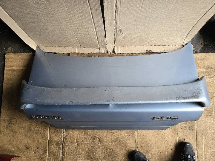 COUVERCLES DE COFFRE ARRIÈRE BERLINE PEUGEOT 605