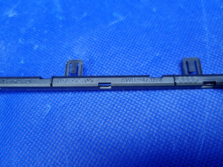 AUDI A5 A4 8W DROIT ÉCLAIRAGE TUNNELS CENTRAL ORIGINAL 8W0947094