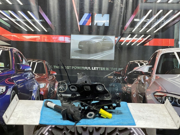 MERCEDES W166 W292 CHARNIÈRE CAPOTS GAUCHE 15499