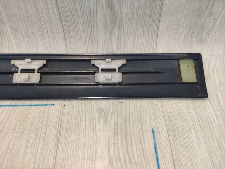OPEL OMEGA B MOULURE LATÉRALE PORTES GAUCHE ARRIÈRE 90566957