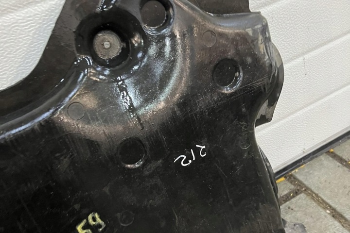 PROTECTION MOTEUR MERCEDES-BENZ E (W212) 2125201323 GASOLINE 2010