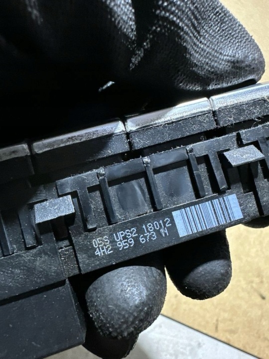 COMMUTATEUR MULTIFONCTIONNEL AUDI A8 D4 4H2959673N