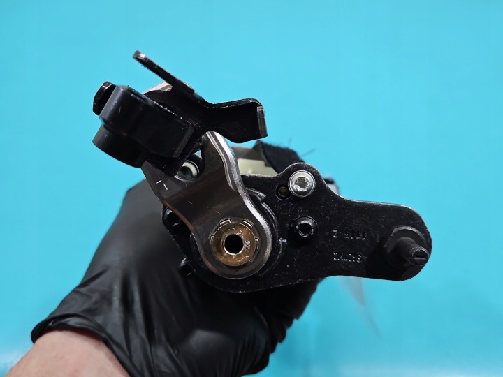 SERVOMOTEUR COUVERCLES DE COFFRE GAUCHE TÉLESCOPE AUDI Q5 08- 8R0827851