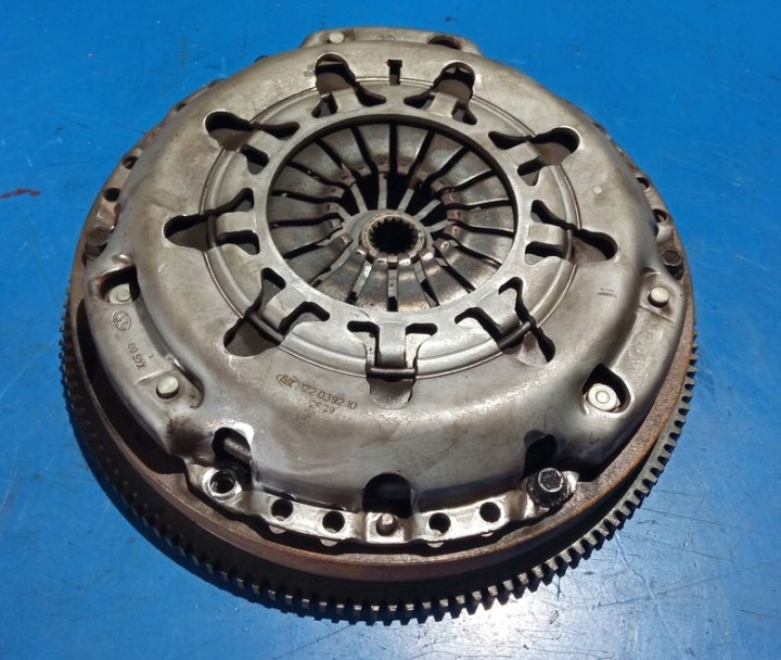 EMBRAYAGE COMPLET 122039210 FORD MONDEO MK IV 1,6