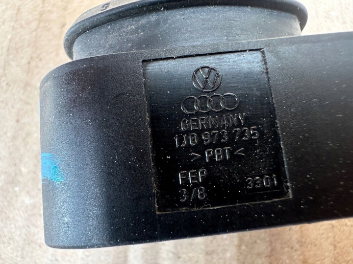 SKODA FABIA II PUCE PHARES AVANT 7 GOUPILLE 1J0973735