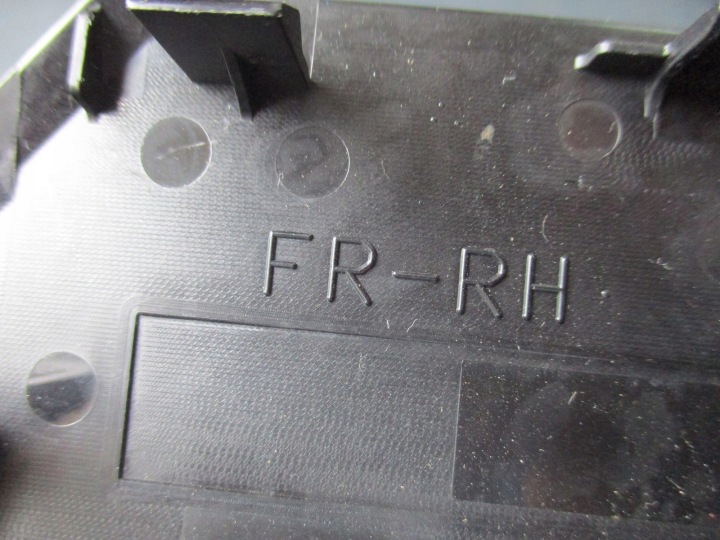 COMMUTATEUR PANNEAU VITRE TOYOTA RAV4 74231-42270