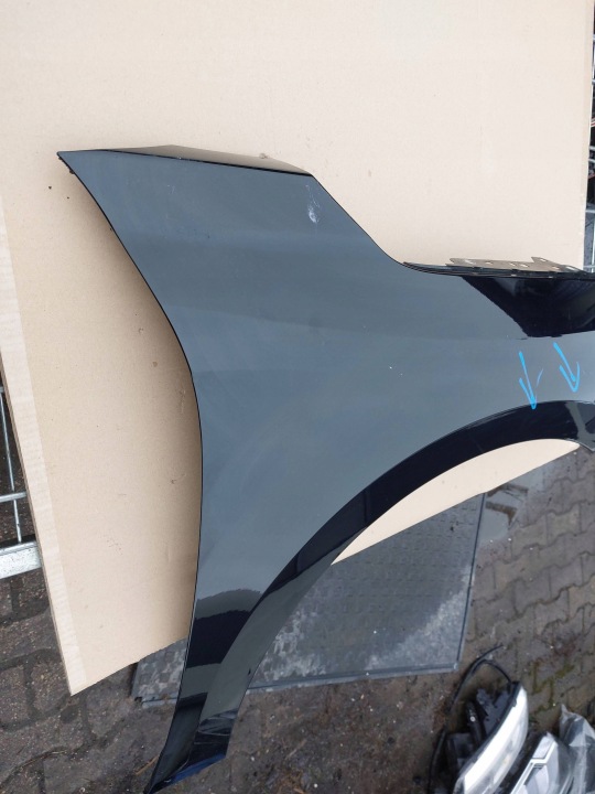 AILE AVANT CÔTÉ DROITE OPEL CORSA F 39181718