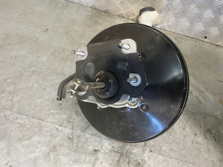 NISSAN X-TRAIL T32 1.6 DCI SERVO FREIN POMPE DE FREIN 460074BA1A EUROPE