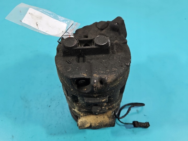 COMPRESSEUR DE CLIMATISATION COMPRESSEUR 8D0260808 VW PASSAT B5 1.9 TDI