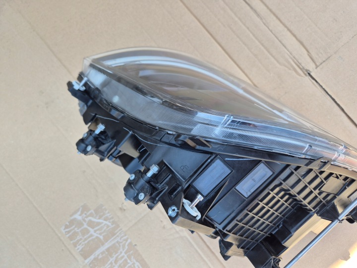 MERCEDES ACTROS MP5 PHARE PRAWA.FULL LED.100%. 19-