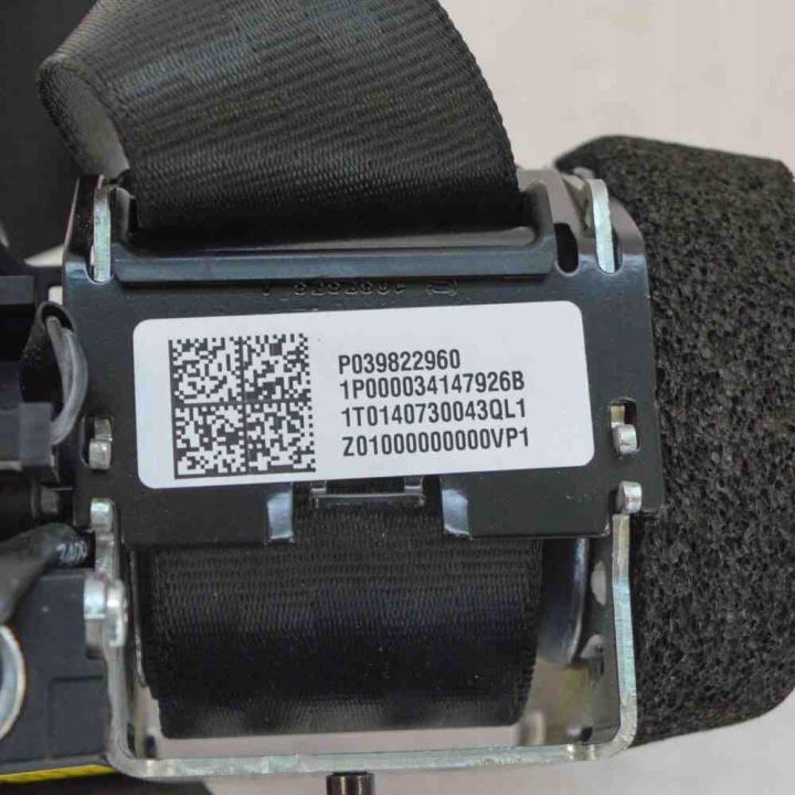 CEINTURE DE SÉCURITÉ ARRIÈRE CENTRAL VOLVO S60 II 39822960 4127588 2.0L 133KW