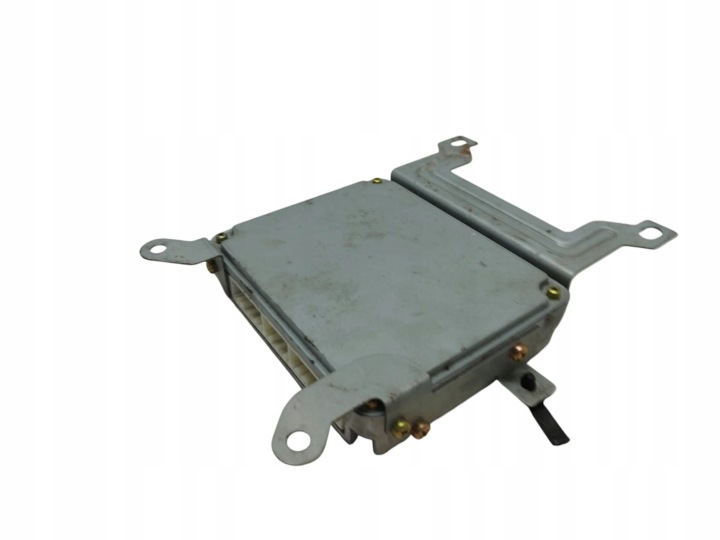 2000 MAZDA 323 F CONTRÔLEUR MODULE ECU RF4S18881C