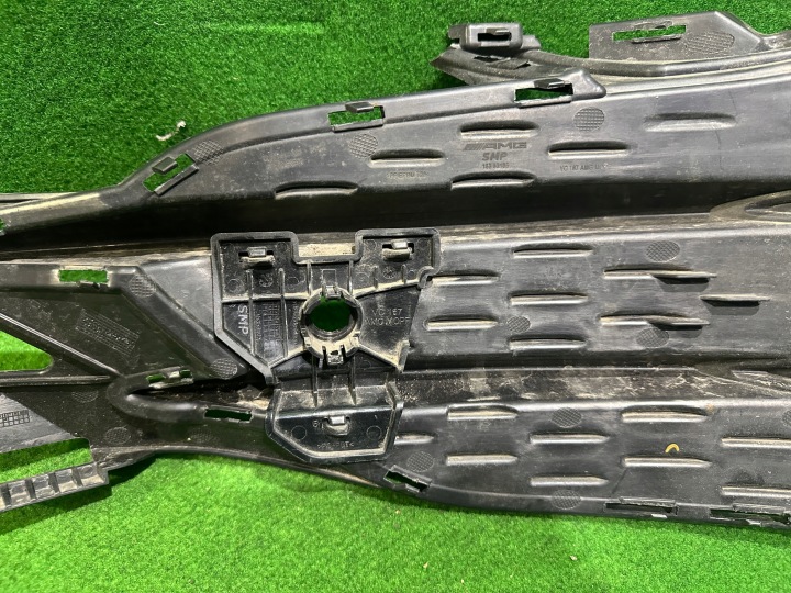 MERCEDES GLE PROTECTION GRILLE PARE-CHOCS DROITE A1678853810