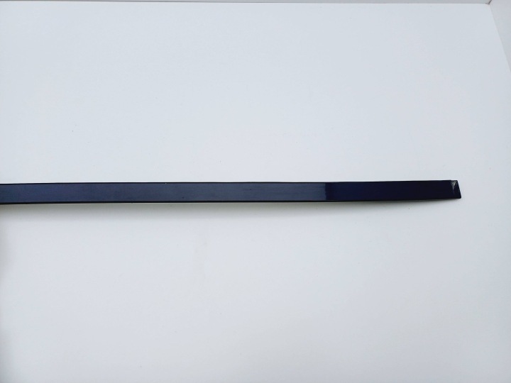 MOULURE VITRES DROIT AVANT OPEL VECTRA C UNIVERSEL 000076556 NR169