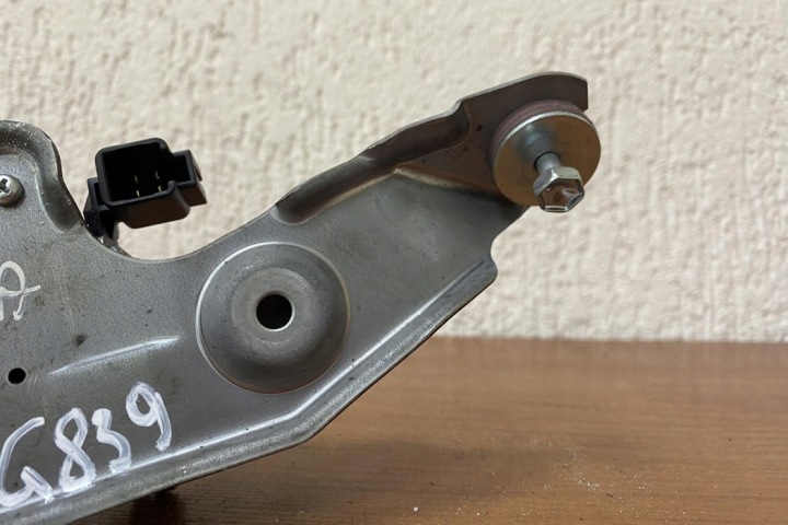 PETIT MOTEUR ESSUIE-GLACES COUVERCLES DE COFFRE MAZDA CX-5 (KF) KB7W67450 GASOLINE 2020