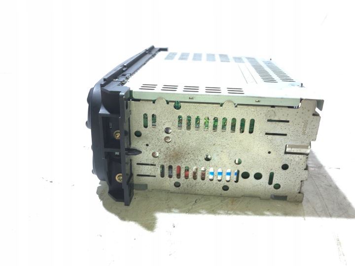 CHRYSLER VOYAGER/CARAVAN IV 01-08 3.8 RADIO D'USINE P05064042AB