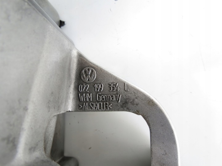 SUPPORT FILTRE HUILES RADIATEUR 022199354L AUDI Q7 4L 3.6 FSI