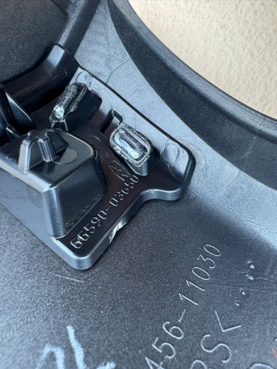 LEXUS LC500 MOULURE OCULAIRE CHÂSSIS PHARES DROIT ARRIÈRE DROITE 58456-11030