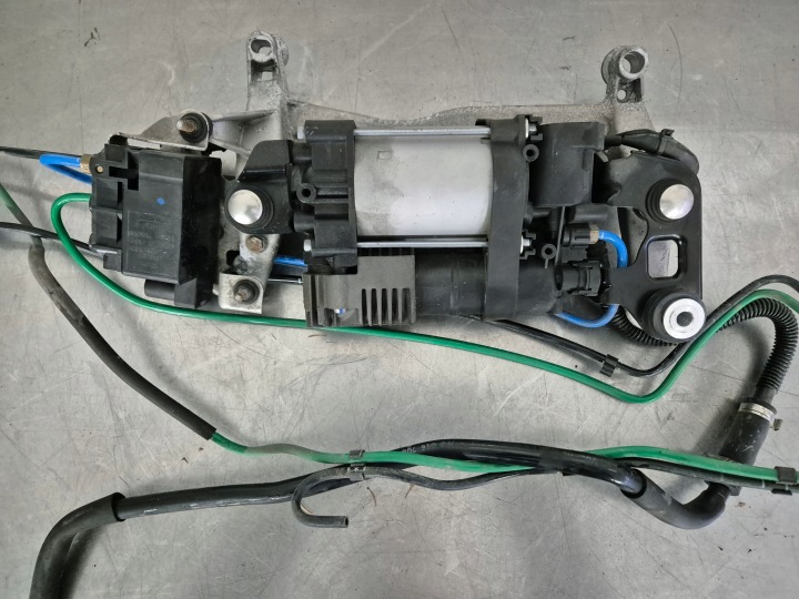 VW TOUAREG II 7P COMPRESSEUR ZAWIERZENIA PNEUMATIQUE DISTRIBUTEUR