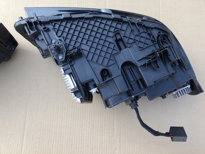 PHARES PHARES LED ADAPTIVE VERS EUROPE BMW G30 G31 G38 AVANT RESTYLAGE SUR LIFT