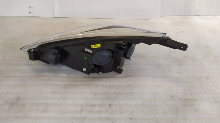 PHARE DROIT AVANT AVANT FORD FIESTA MK8
