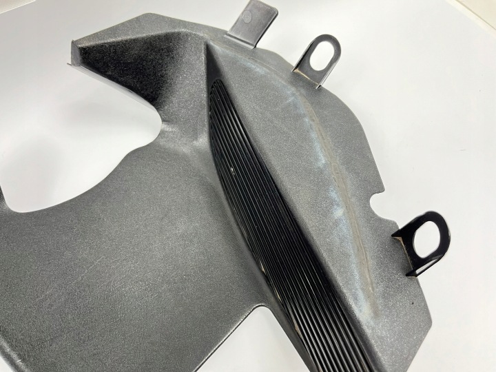 PROTECTION GAUCHE PRÈS NOGACH KIEROWC MARCHEPIED MERCEDES W124 NOIRE 1246880106