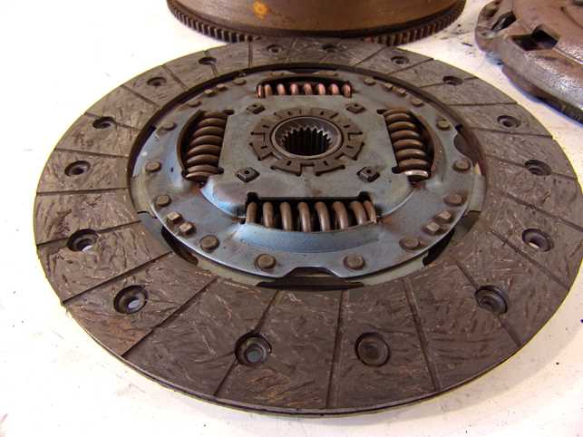 KIA RIO IV 1.0 T-GDI 17- EMBRAYAGE DISQUE COLLIER 23211-04810