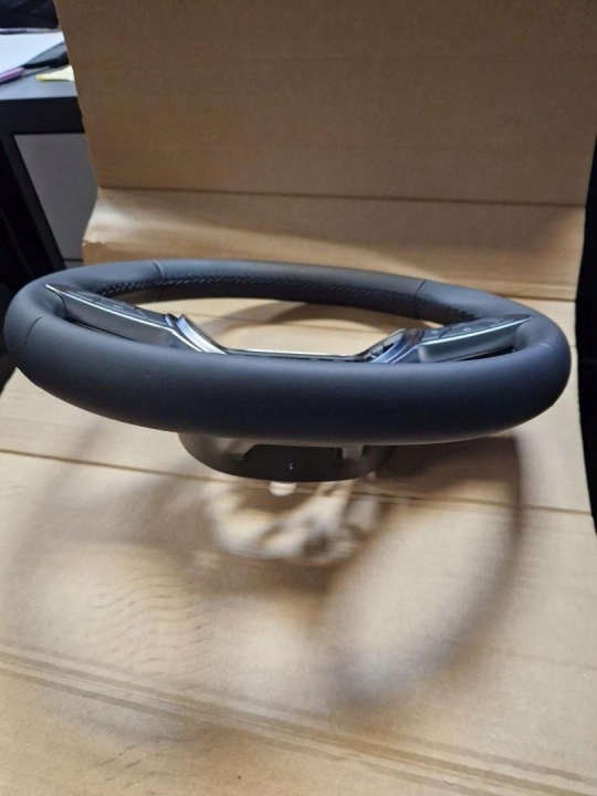 VOLANT CUIR RENAULT CLIO V 484004868R