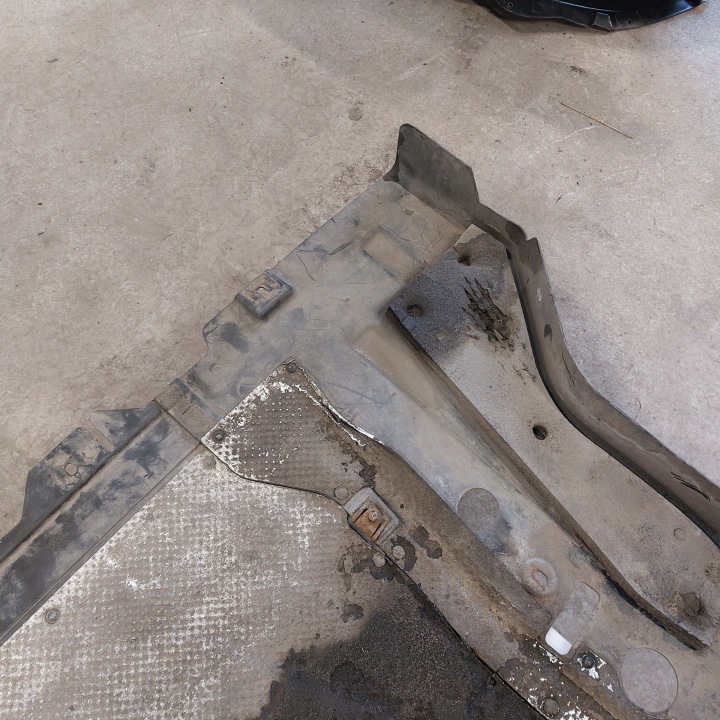 OPEL INSIGNIA A I 1 PROTECTION CALANDRE INFÉRIEURE SOUS MOTEUR