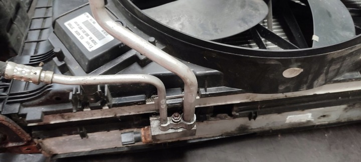MERCEDES W203 2.2 CDI 646963 RENFORCEMENT AVANT RADIATEUR PANNEAU AVANT