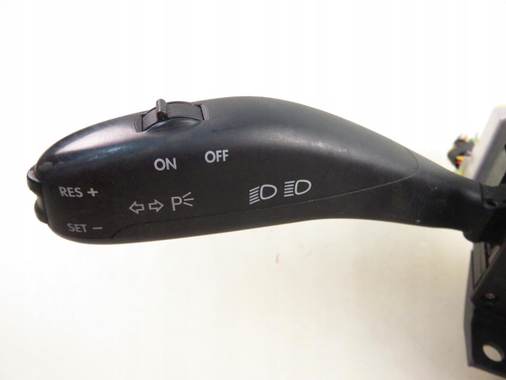 COMMUTATEUR COMPOSITE SEAT IBIZA III (6L1) 6Q0953513G