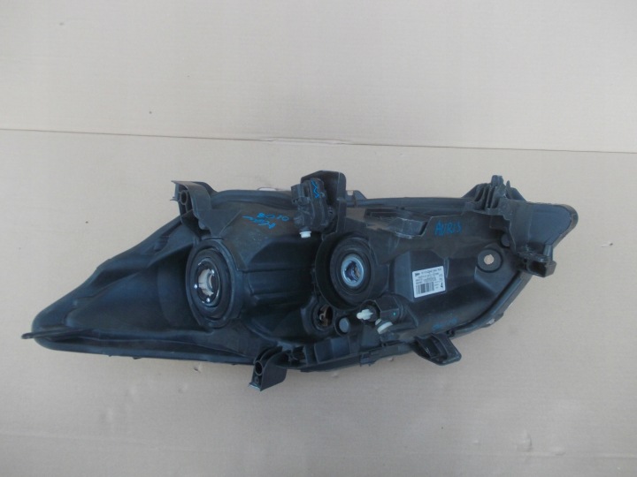 PROJECTEUR PHARE DROITE TOYOTA AURIS I LIFT EUROPE 81110-02A40