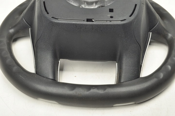 TOYOTA PRIUS III LIFT VOLANT PLASTIQUE MULTIFONCTIONNELLE