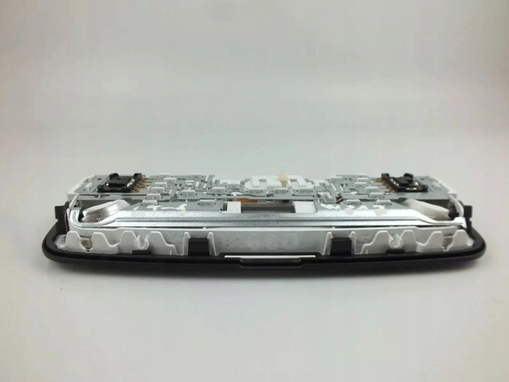 MERCEDES-BENZ E W212 2010 AMPOULE PLAFONNIERS ARRIÈRE
