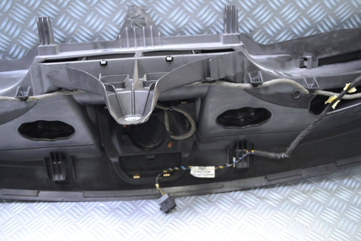 DOUBLURE DE PASSAGE DE ROUE TABLEAU DE BORD INSTRUMENTATION PROTECTION ZAFIRA C 11-19R 13293504